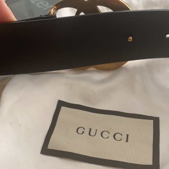 Pearl Gucci buckle belt size 80/32. PRICE IS FIRM - Picture 4 of 7